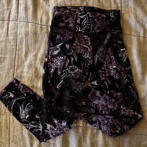 Lululemon yoga leggings, purple floral pattern, size 0-2